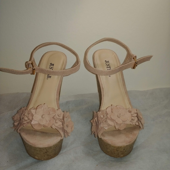 Flower wedges - Picture 3 of 3